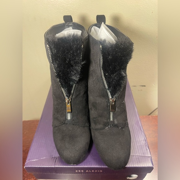 NWB BLACK FUR TONGUE ZIP BOOTIES - Picture 2 of 7